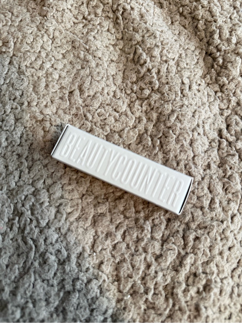 Beautycounter lid glow - Luster!